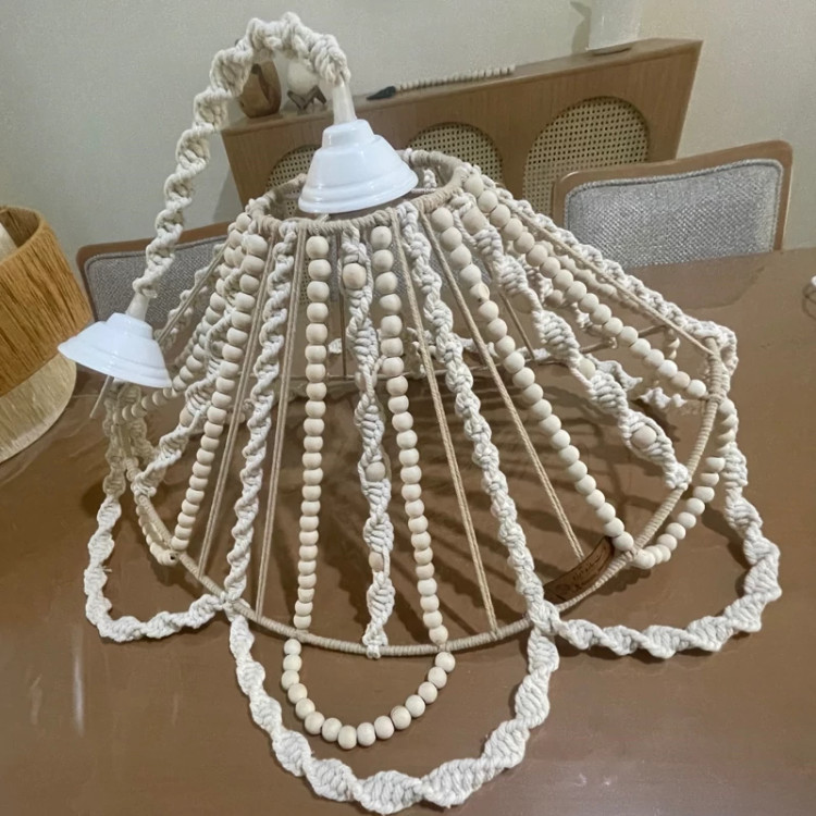 لوستر دفرمه ترکیب مکرومه و مهره( پس کرایه)