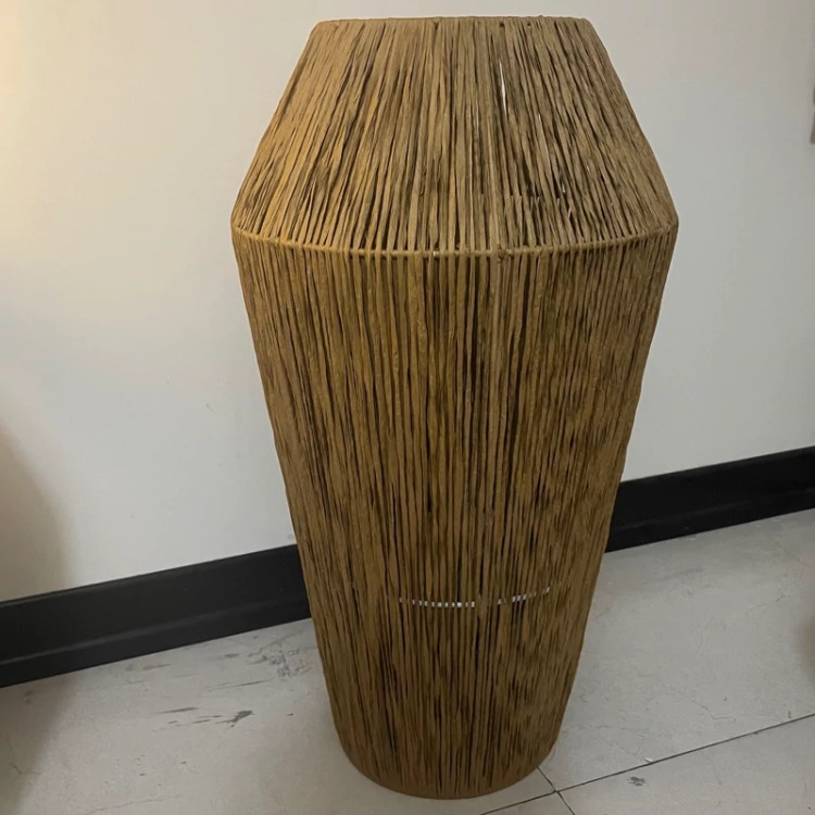 اباژور ایستاده کنار سالنی رافیا سایز 1 (پس کرایه)