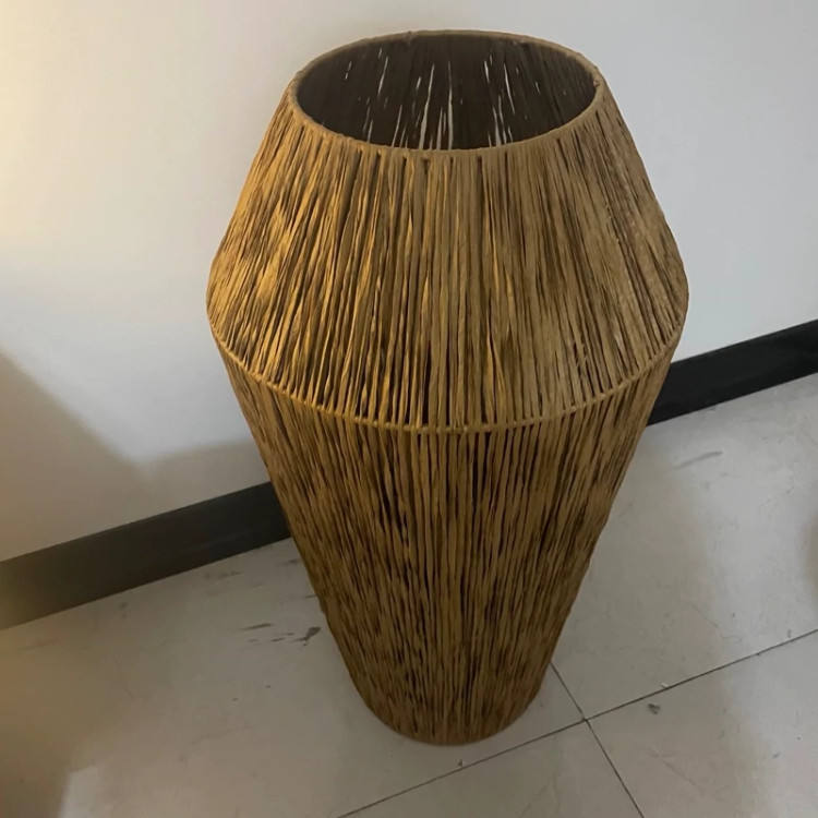 اباژور ایستاده کنار سالنی رافیا سایز 1 (پس کرایه)