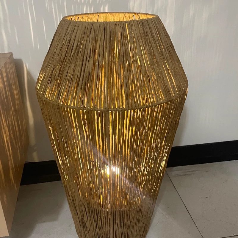 اباژور ایستاده کنار سالنی رافیا سایز 1 (پس کرایه)
