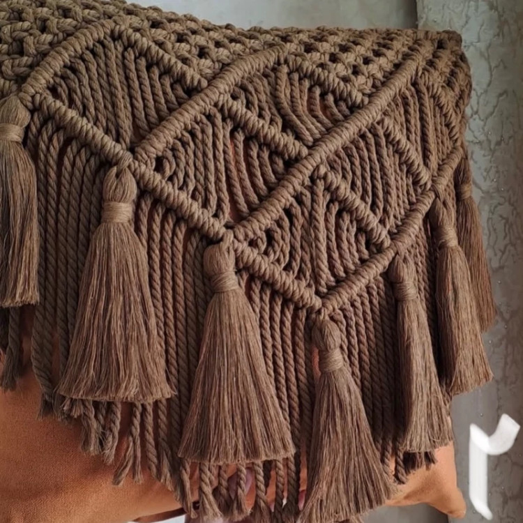 کوسن مکرومه بافی شده