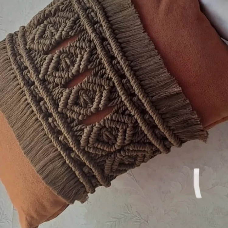کوسن مکرومه بافی شده